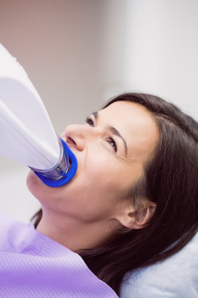 Klinikte profesyonel diş uygulaması
